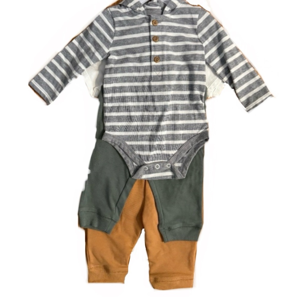 Max Studio Baby Boy 4 Piece Outfit Set W/2 Pairs Of Pants & 2 Onesies